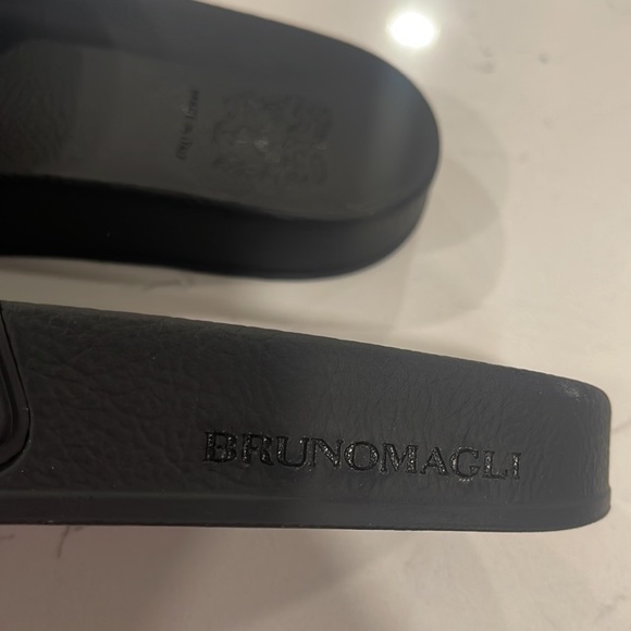 Bruno Magli  slides - Picture 5 of 5